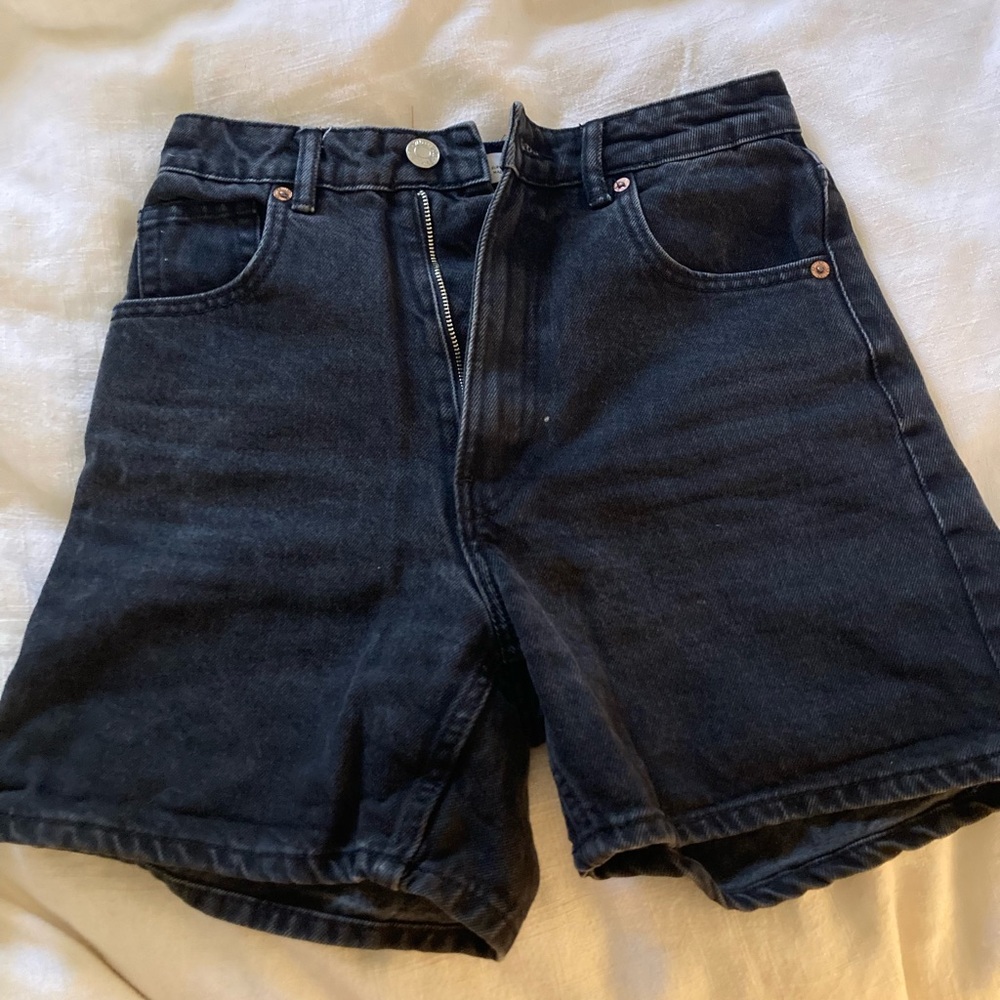 Zara washed Black Denim Shorts - size 2